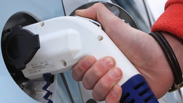 Nowe samochody elektryczne kupowane przez osoby fizyczne to absolutny margines rynku