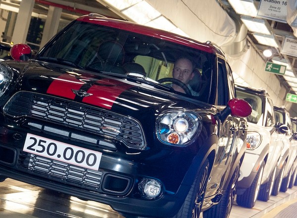 Ćwierć miliona Mini Countryman