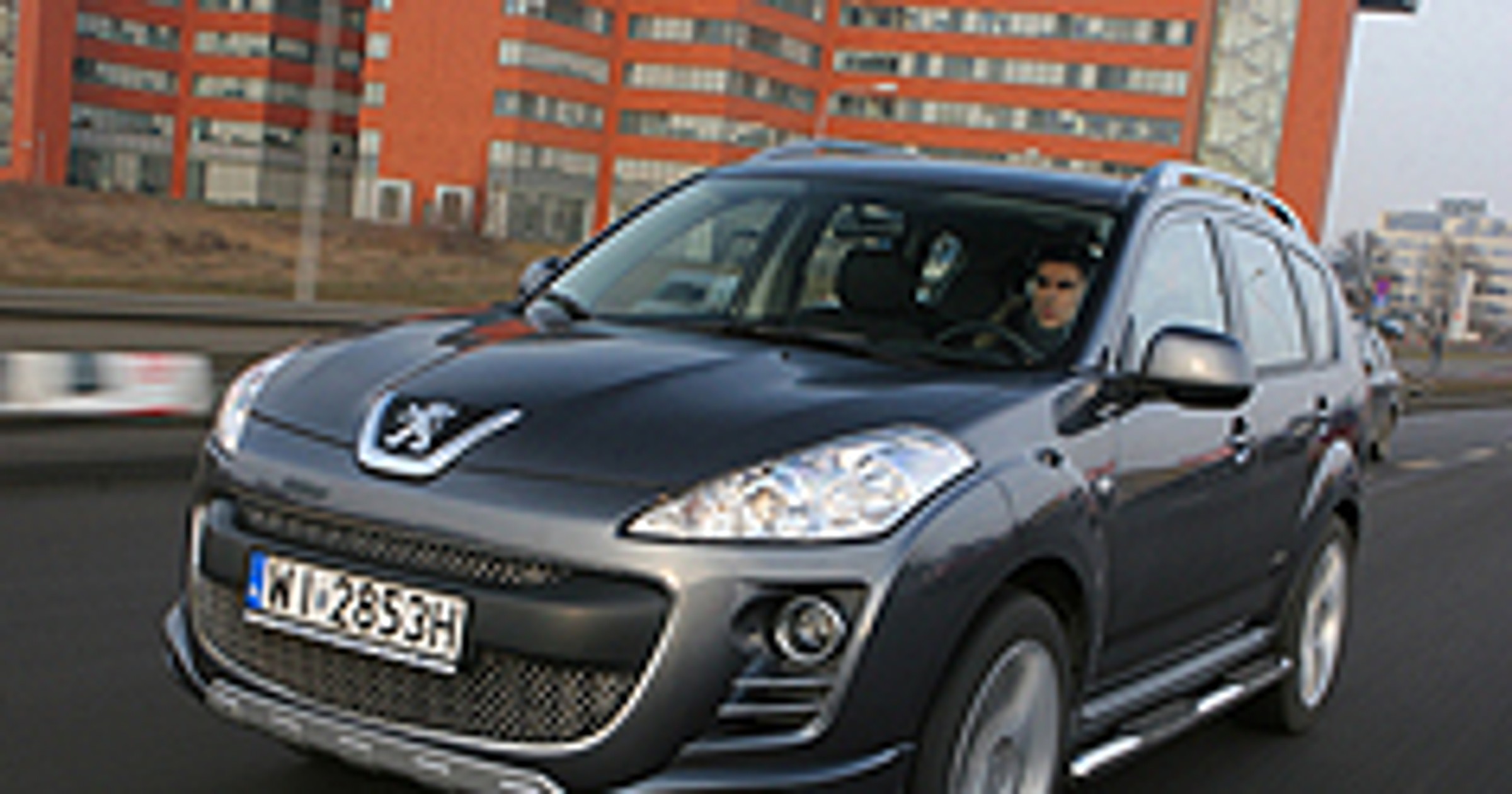Peugeot 4007 2.2 HDI - Drapieżny globalista