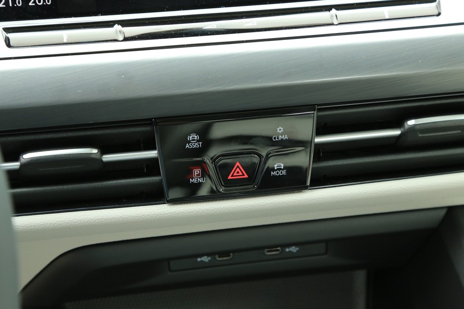 Volkswagen Golf VIII 1.5 eTSI DSG