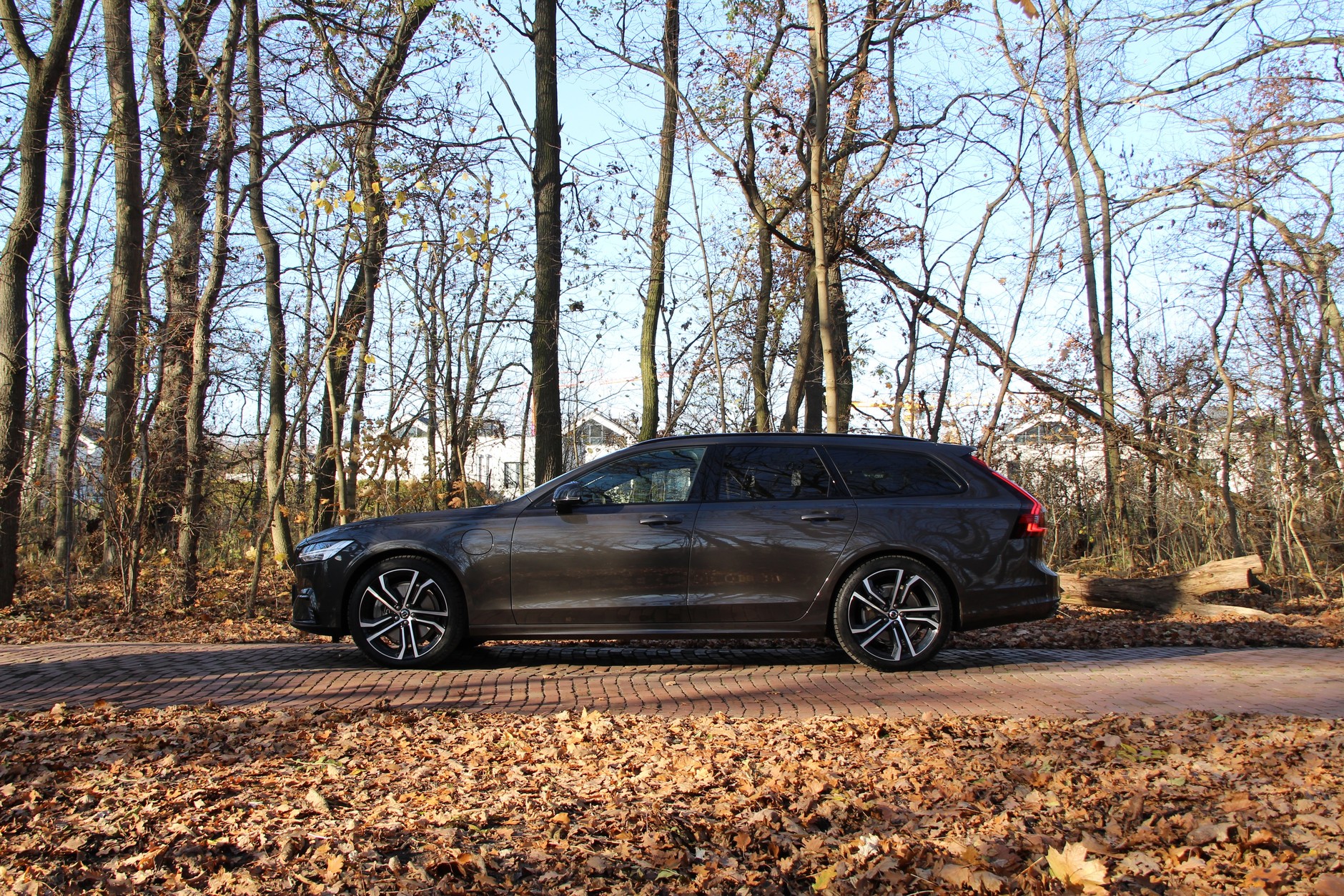 Volvo V90 T8 Ultra Dark