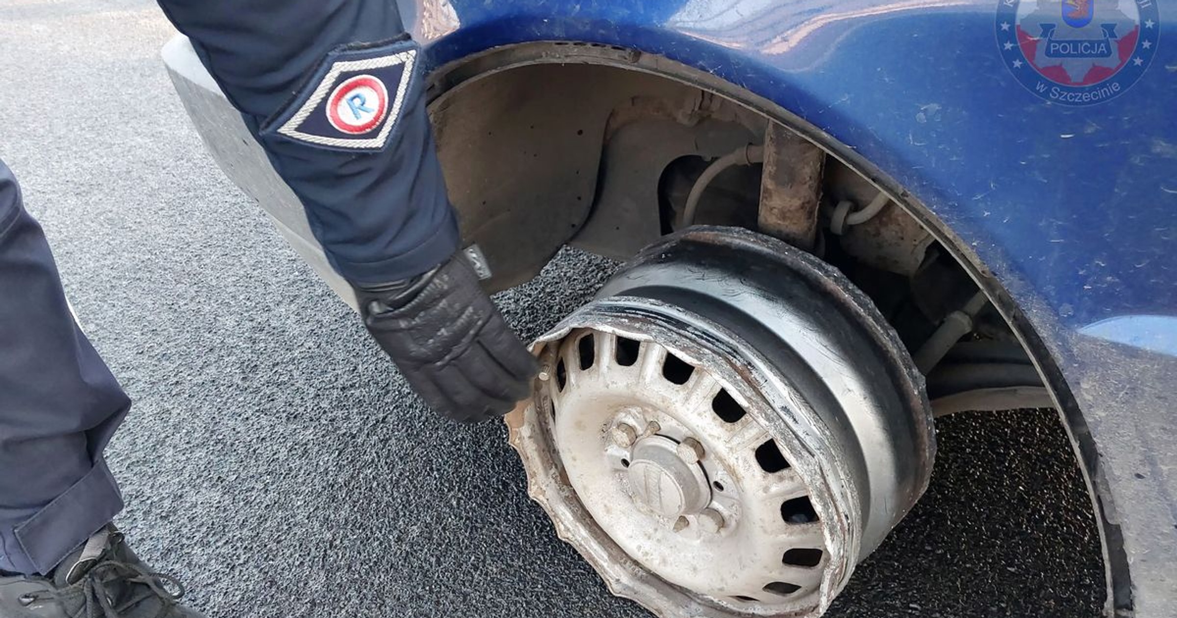 Kierowca zatrzymanego Fiata poruszał się na samej feldze.