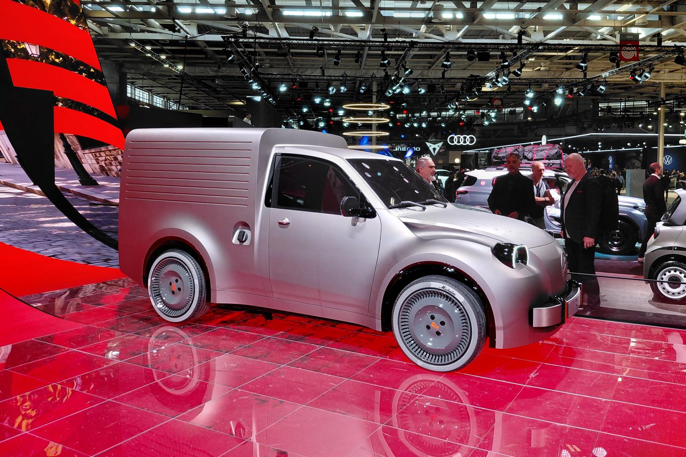 Citroen pokazał 2 CV Fourgonnette, ale jeszcze nie wie, czy trafi do produkcji