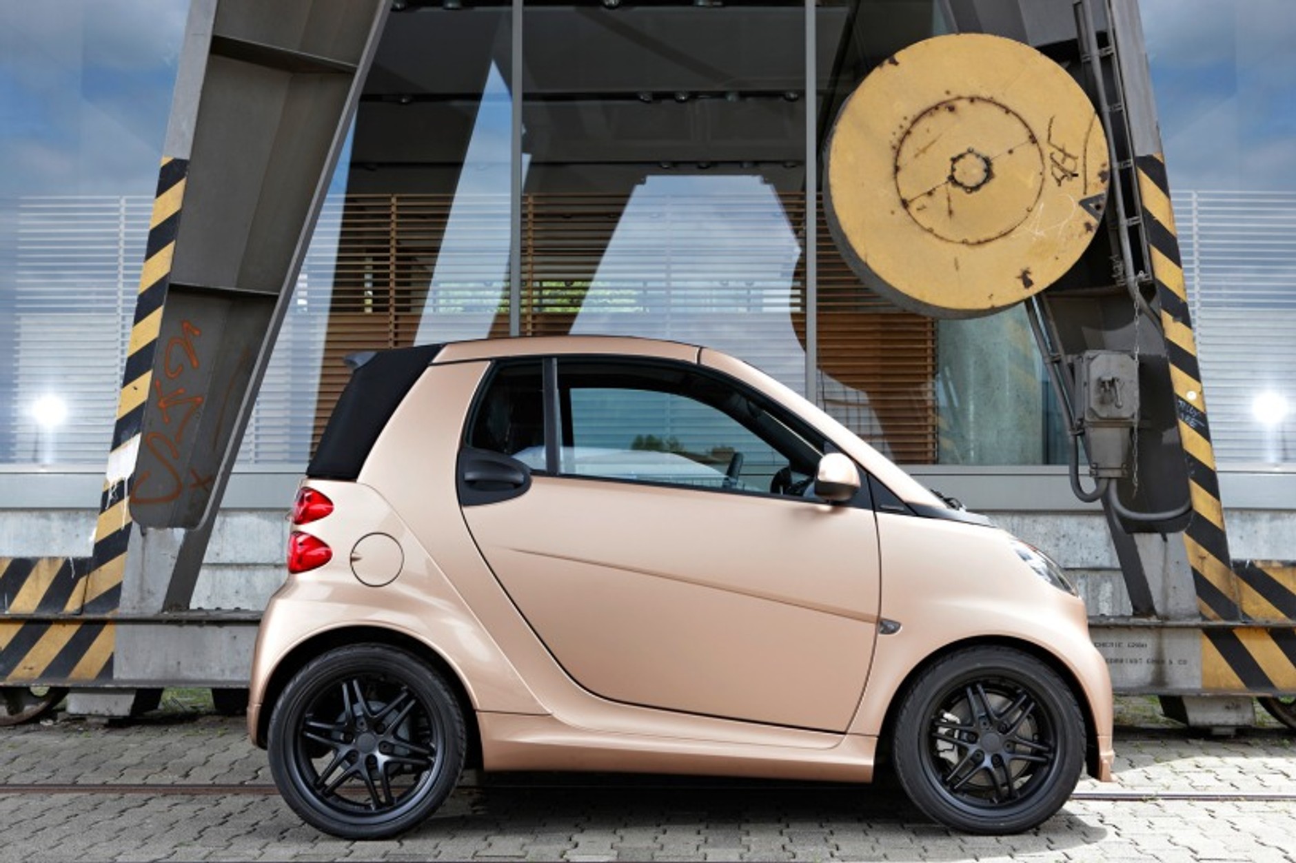 Smart ForTwo Cabriolet ubiera się u WeSC