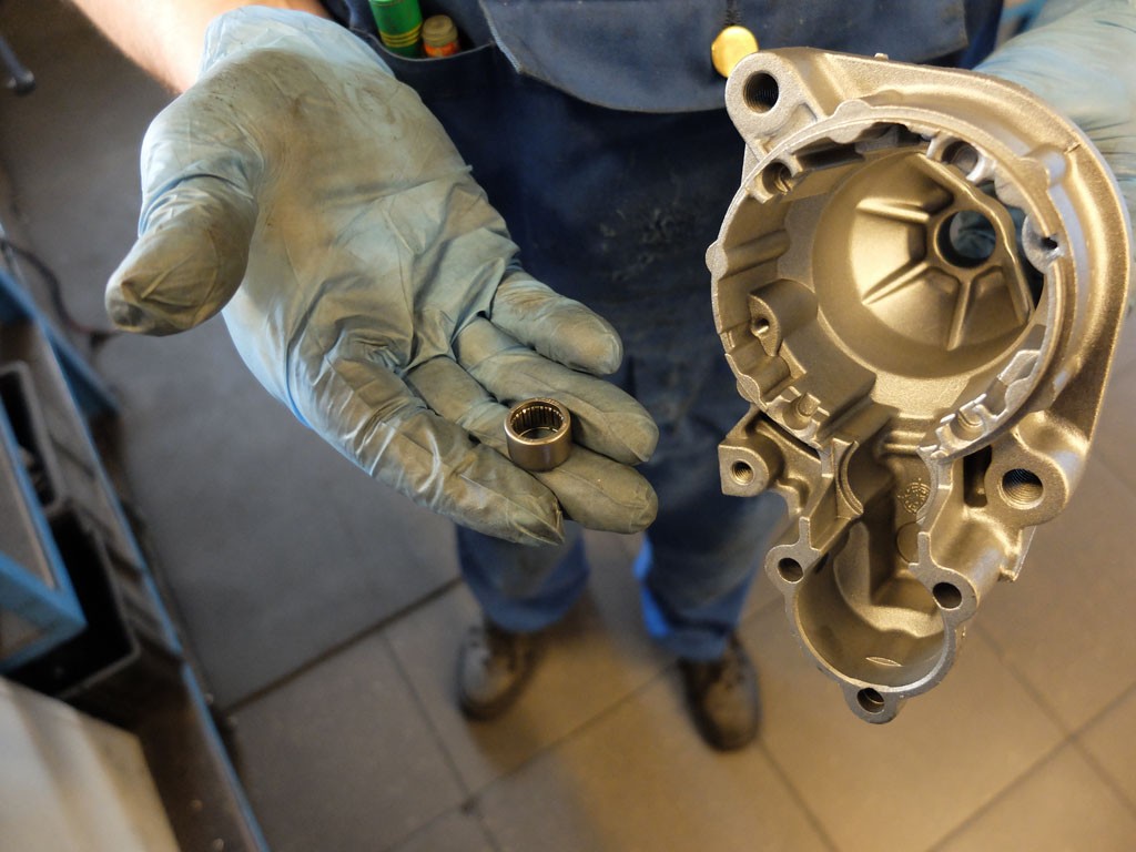 Zużyte łożyska w rozruszniku znacząco zwiększają opory i straty energii 