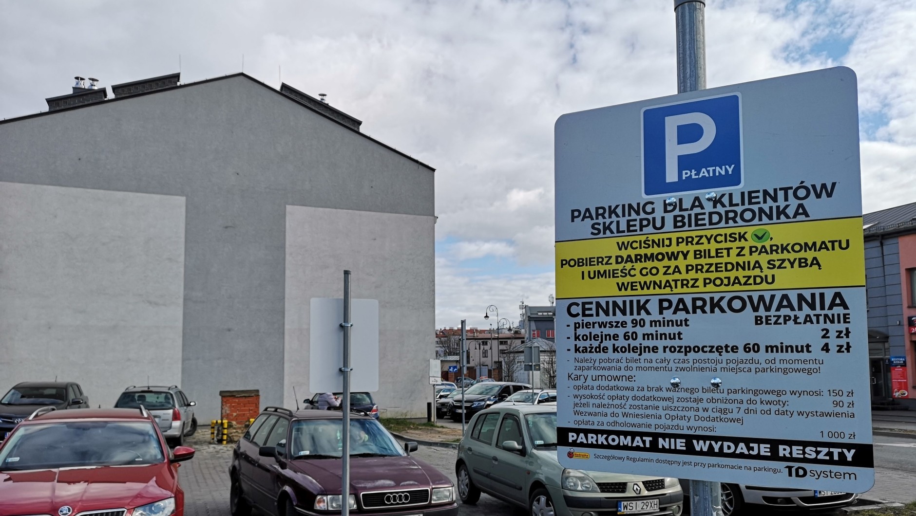 Regulamin płatnego parkingu przed sklepem Biedronka