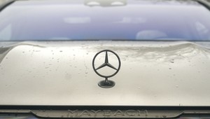 Podrabiają części do Mercedesów, a nawet całe samochody. Przestępczy proceder rośnie