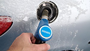 Samochód elektryczny kontra diesel. Który jest oszczędniejszy w zimie?
