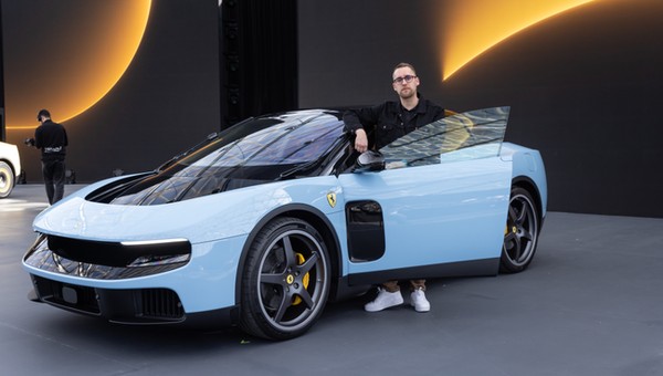 Ferrari Luce i redaktor Filip