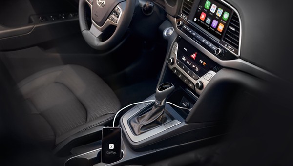 Wojna światów: Apple i Google kontra motoryzacja