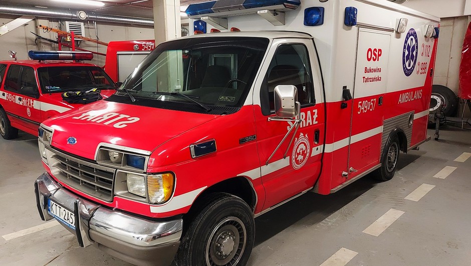 Ambulans na bazie Forda 350E Cutaway przekazany Ukrainie