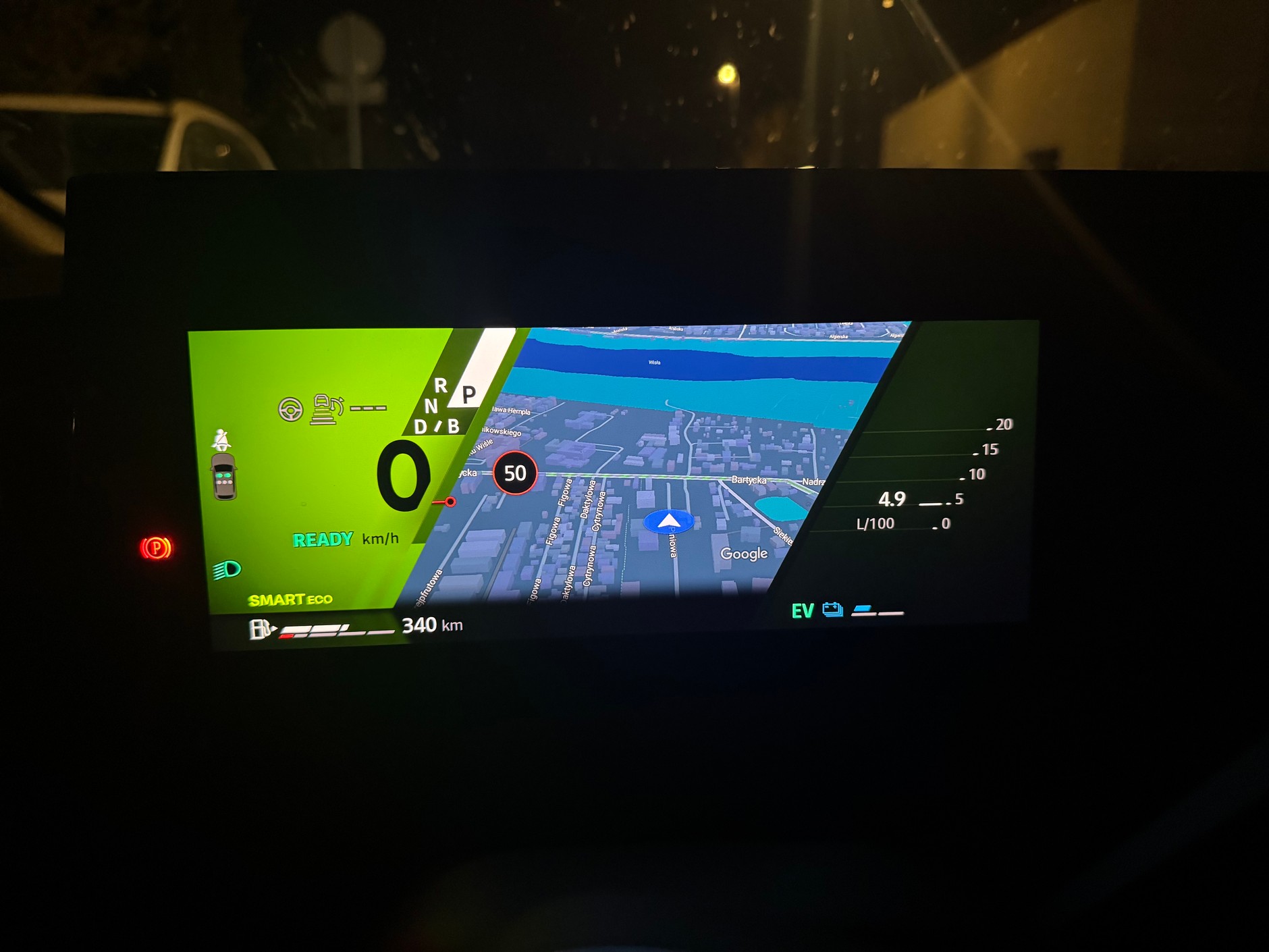 Redaktor Mateusz po przejechaniu 2600 km hybrydowym Clio również odnotował bardzo niskie spalanie