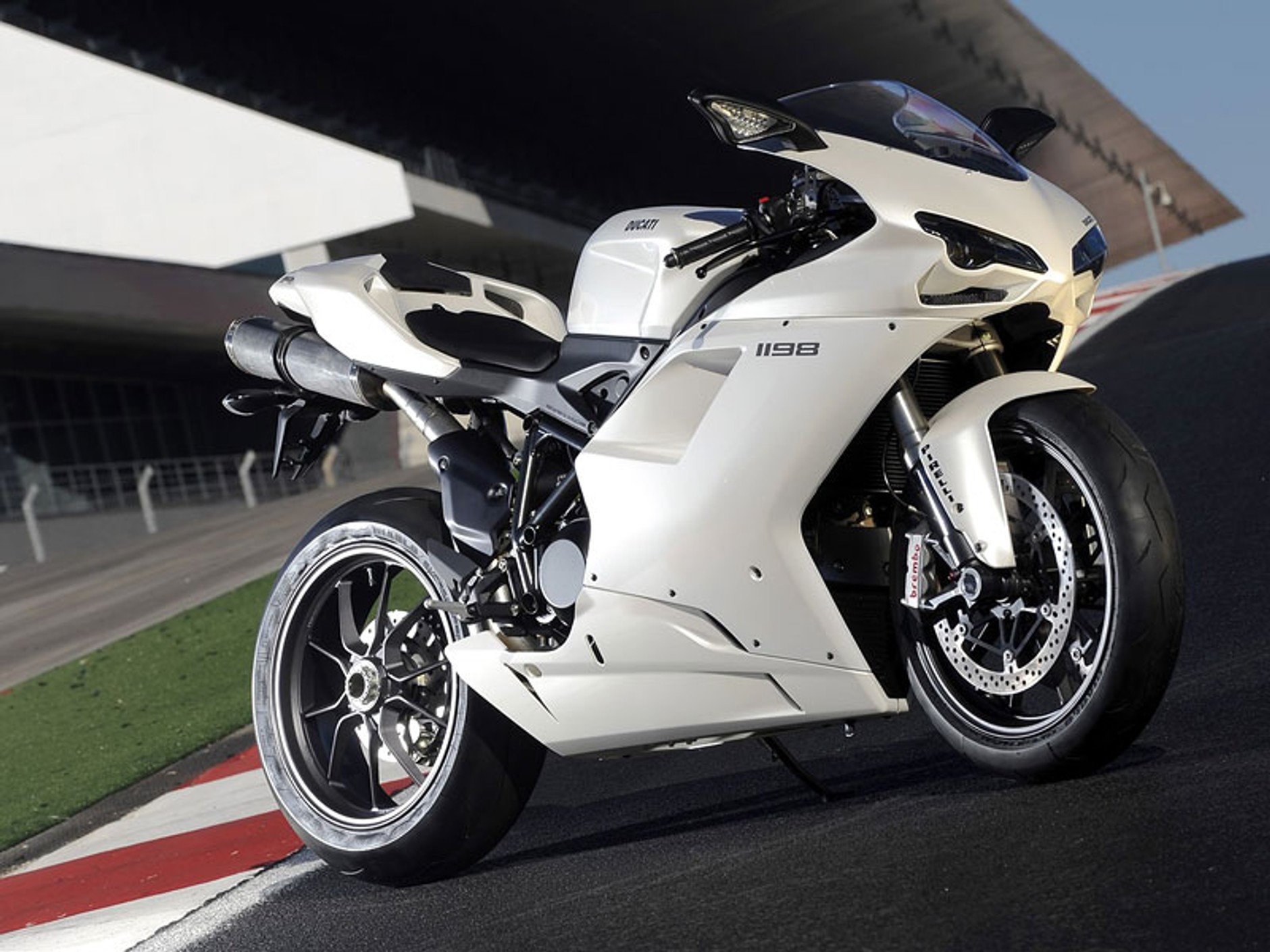 Ducati 1198 – prezentacja ostrego supersportu