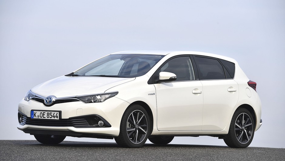  toyota auris1