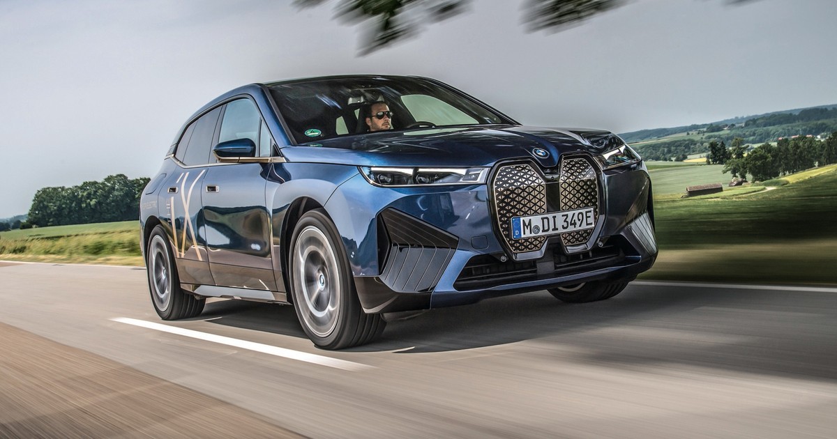 BMW iX (2021)