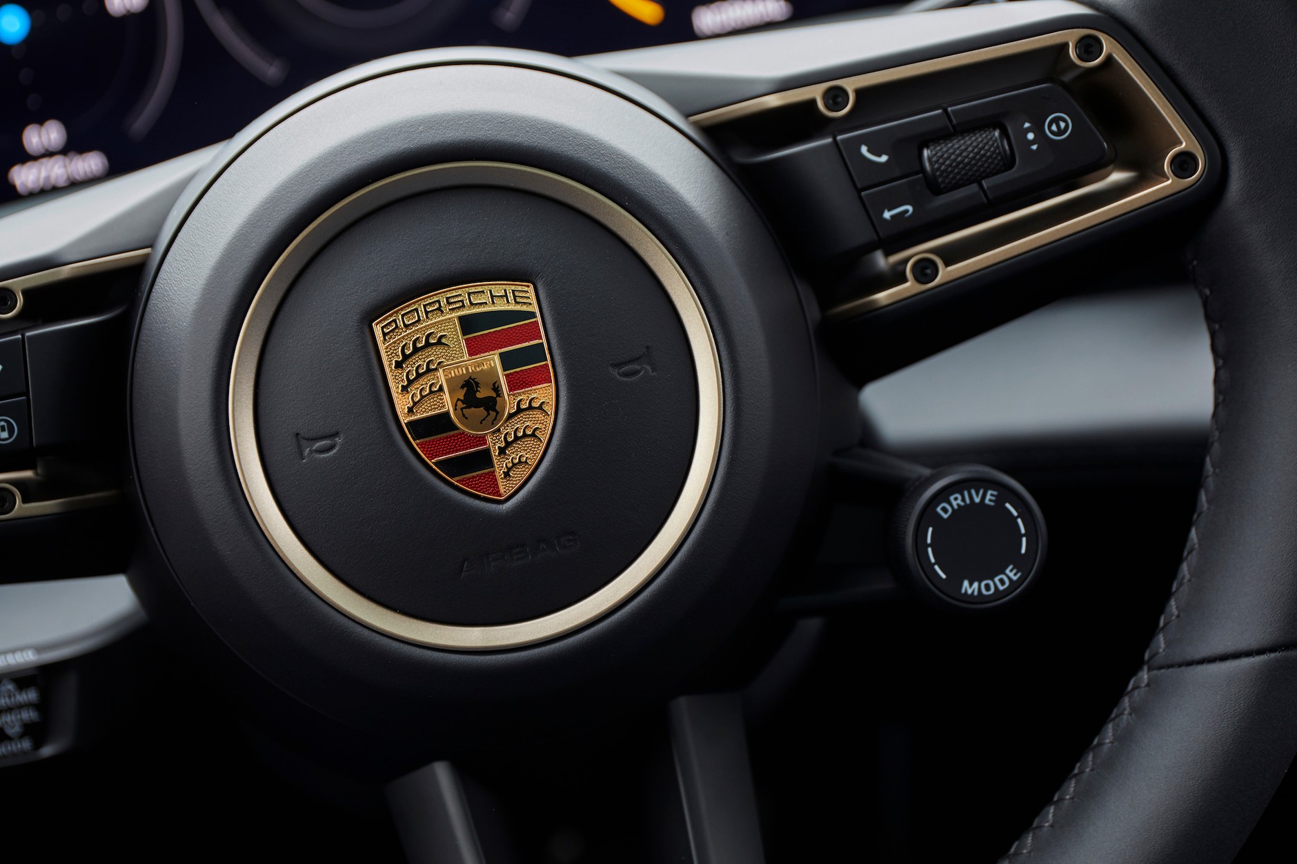 Porsche Taycan – jak jeździ pierwsze elektryczne Porsche?