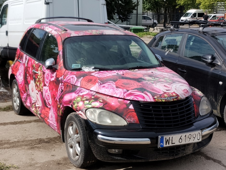 Warszawa sprzedaje porzucone samochody