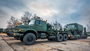 Polskie wojsko na zakupach. Na służbę zamiast polskich Jelczów trafią niemieckie Mercedesy