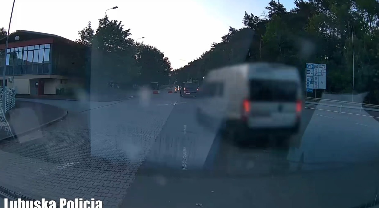 Nagranie z incydentu na granicy w Świecku. Kierowca kampera uciekł z miejsca kontroli