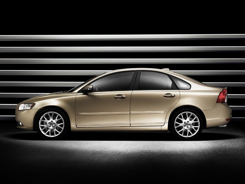 Odmłodzone Volvo S40 i V50 na starcie (WIDEO)