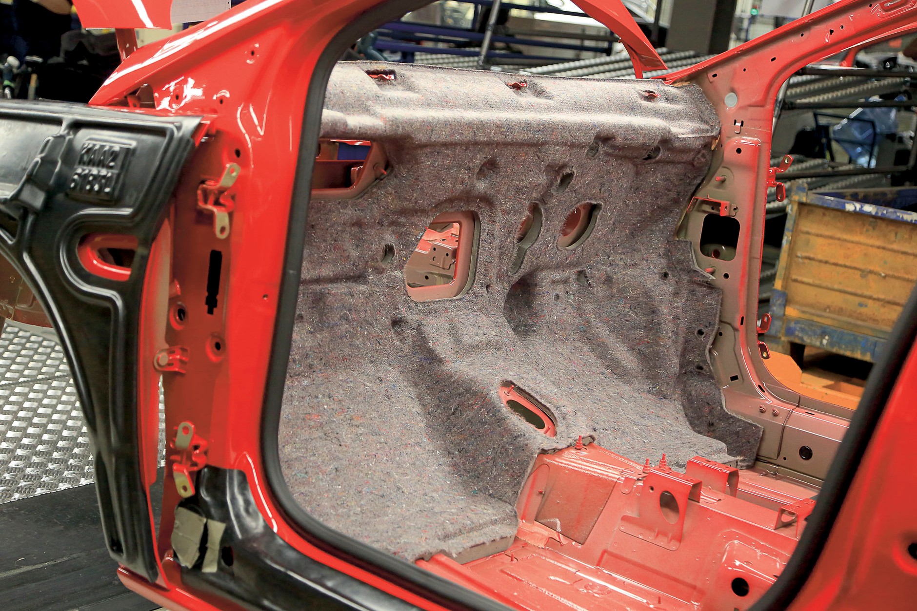 Fabryka Opla w Gliwicach: etapy produkcji Astry na wydziale montażu