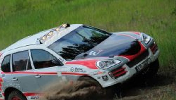 Porsche Cayenne STT Racing: Komornicki i Marton - testy nowego samochodu (fotogaleria)