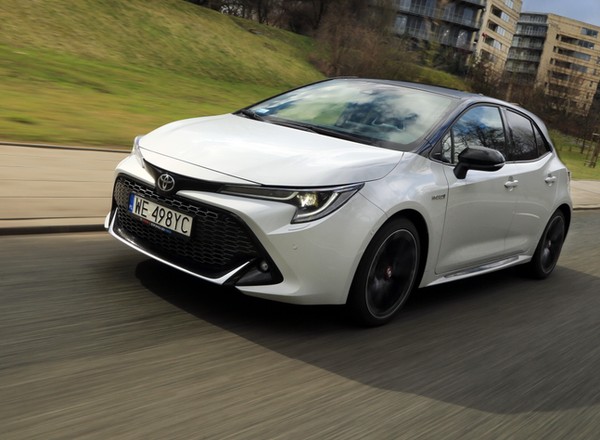 Toyota Corolla 2.0 Hybrid GR Sport – hybrydowy hot hatch?