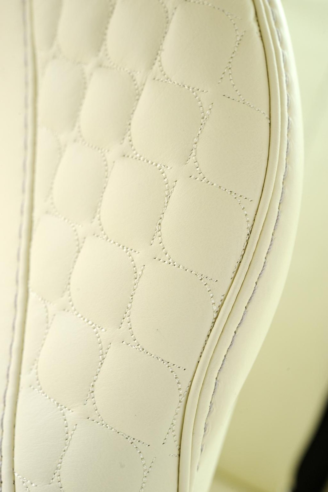 Jak jeździ Aston Martin Vanquish?