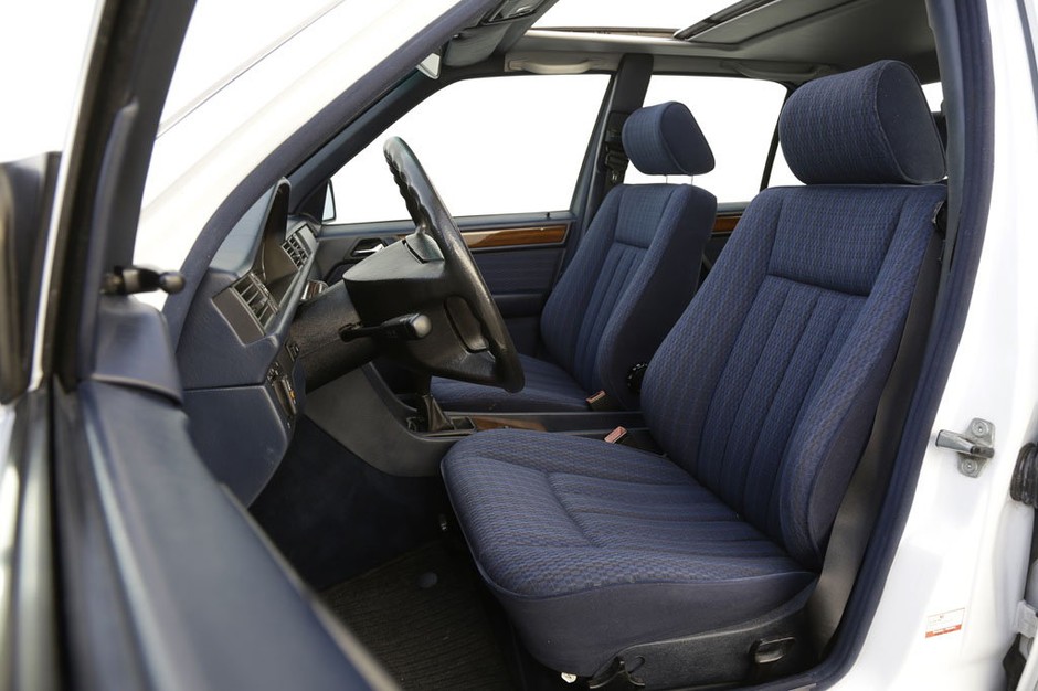 Mercedes W124 200D - spowalniacz czasoprzestrzeni