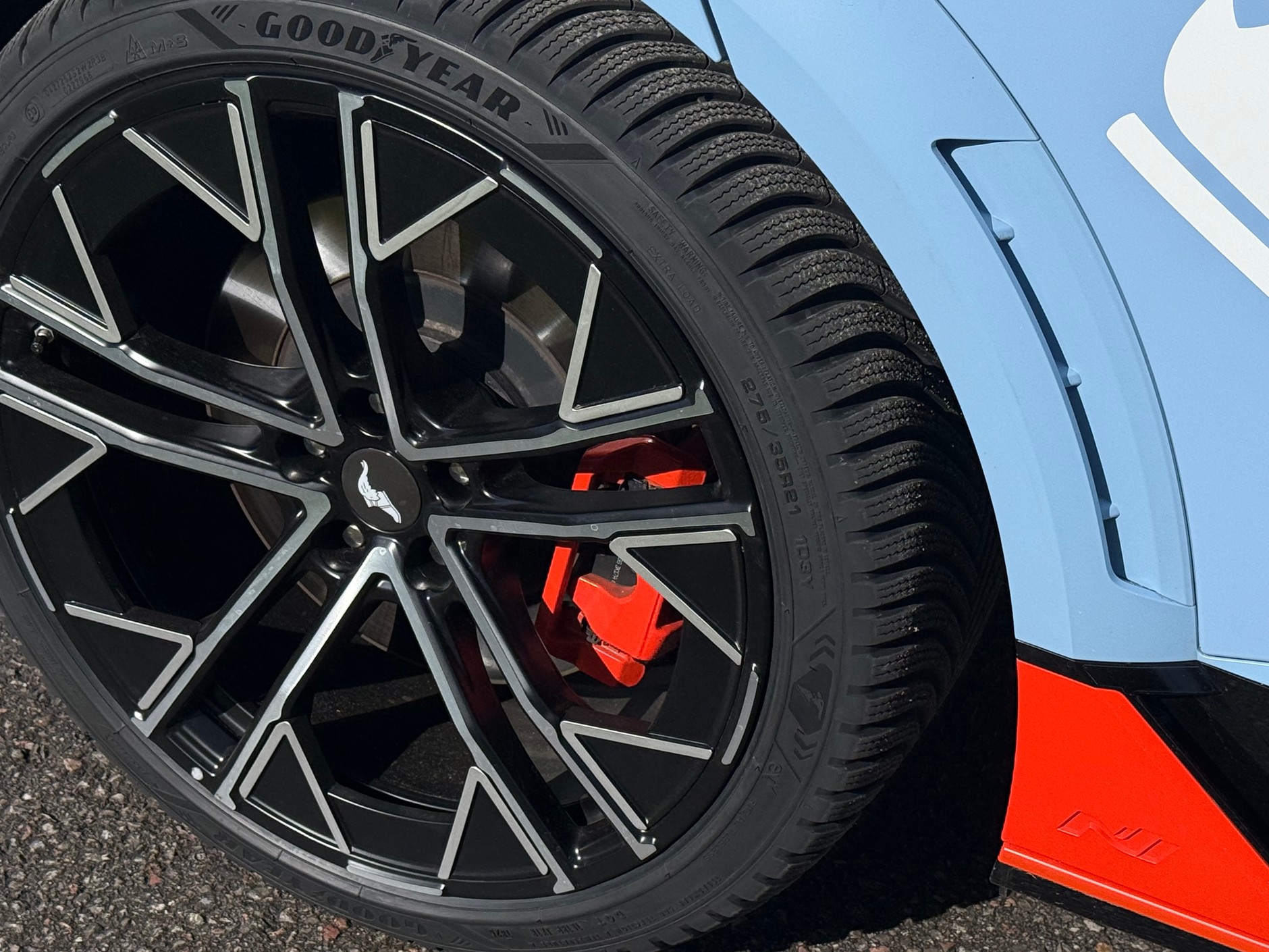 Goodyear Vector All Season 4 – nawet w przypadku samochodów o ekstremalnej mocy daje sobie znakomicie radę