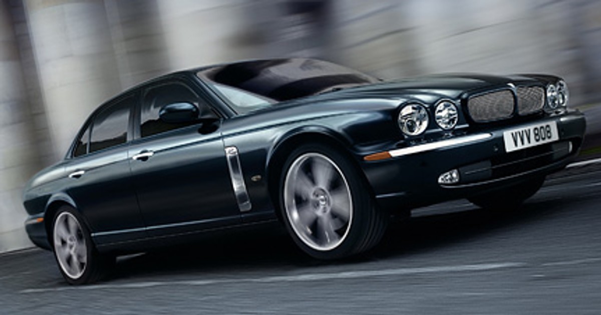 Jaguar XJR Portfolio: duży kocur pokazuje pazury