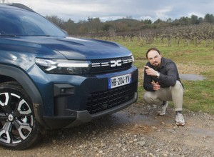 Jeździłem europejskim pogromcą chińskich SUV-ów. Dacia ma asa w rękawie
