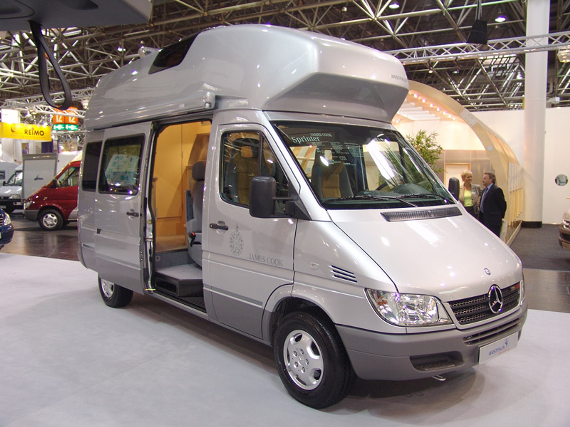 Caravan Salon Düsseldorf 2007: Caddy Life i moda na nowy sezon (fotogaleria)