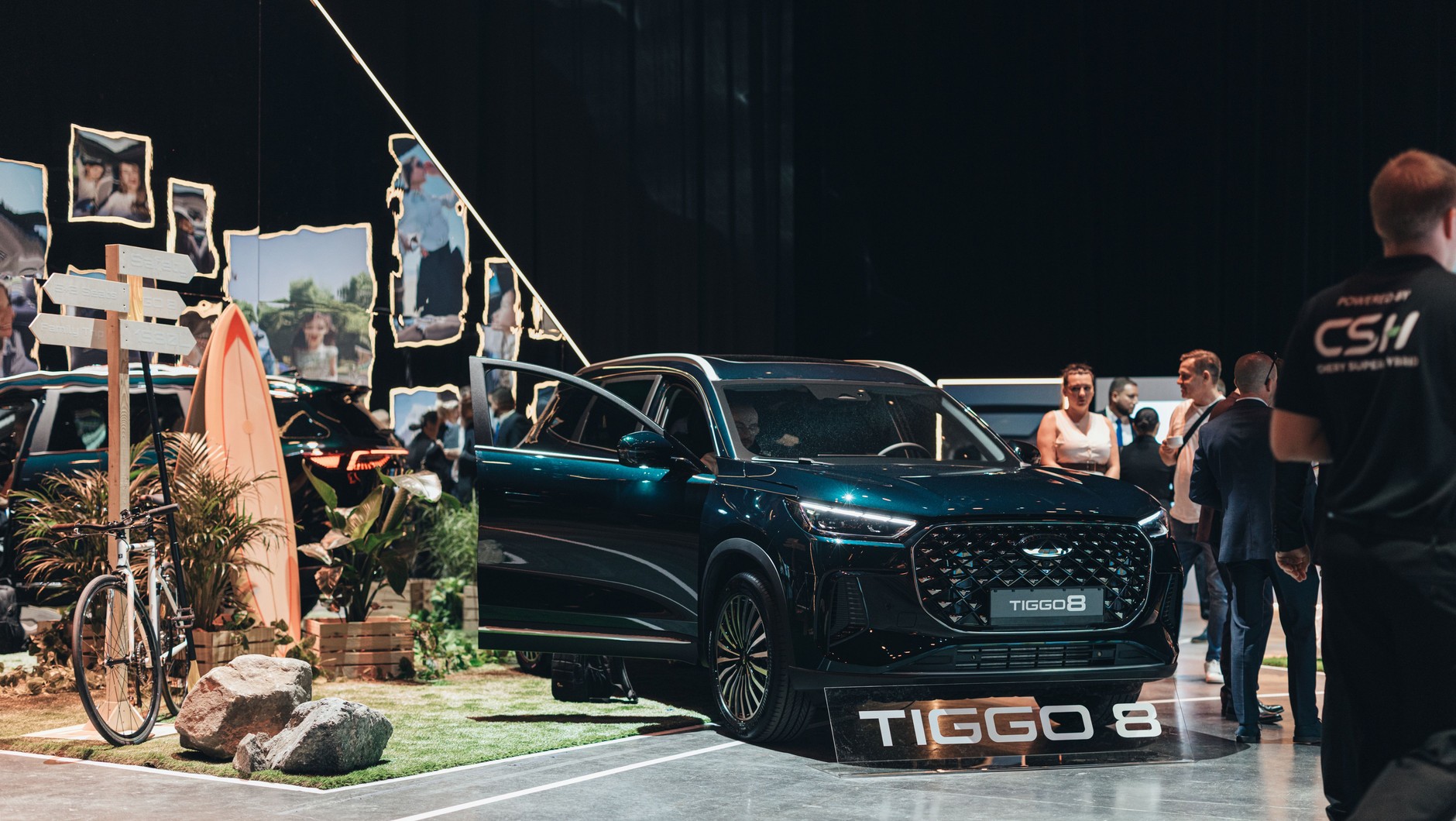 CHERY TIGGO 8 to auto o rozmiar większe od modelu TIGGO 7, jego długość to ponad 4,7 metra, a rozstaw osi to aż 2,71 metra.