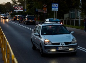 Deszcz lub mgła? Zapomnij o używaniu tych świateł