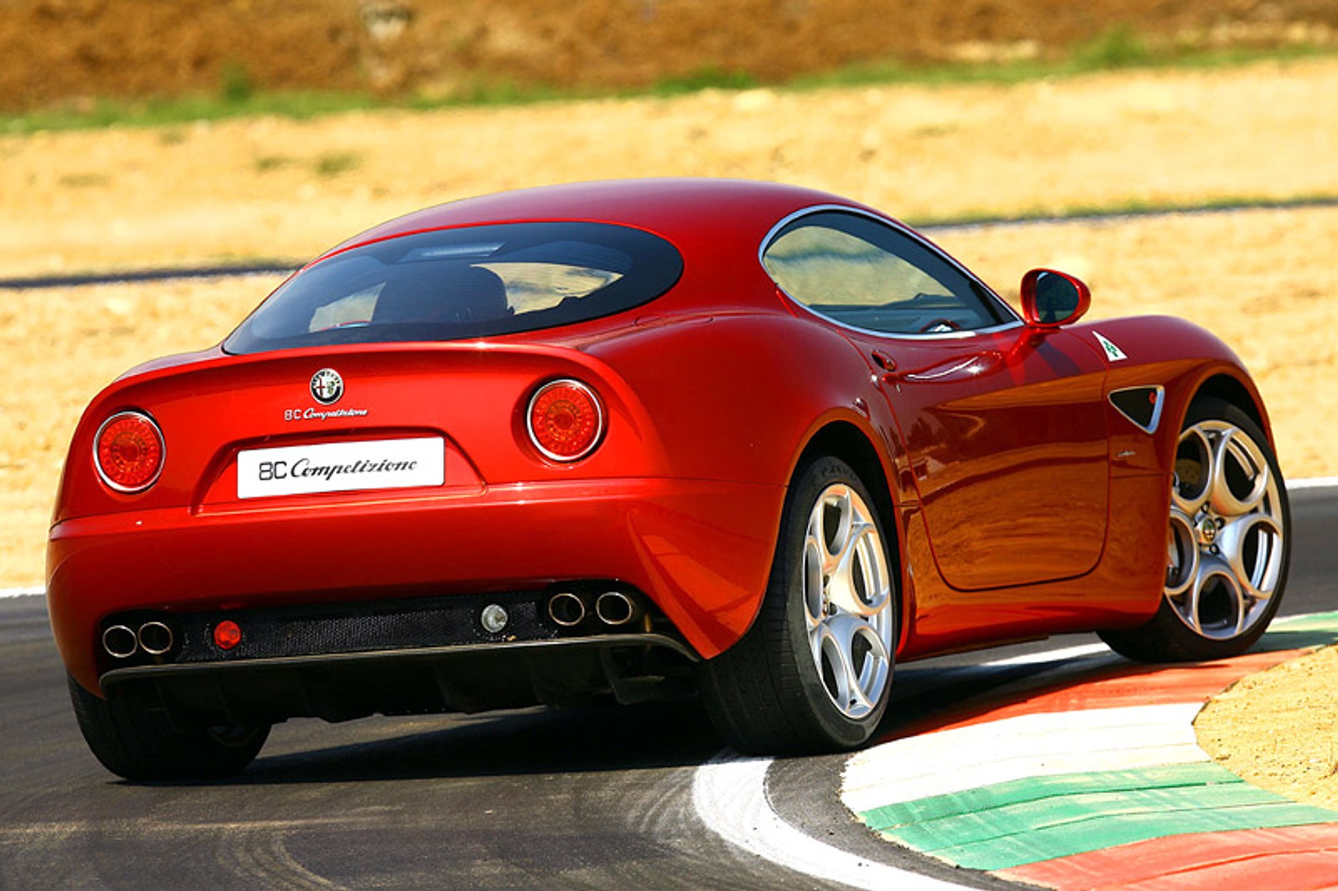 Alfa Romeo 8C Competizione GTA – premiera w czerwcu 2010