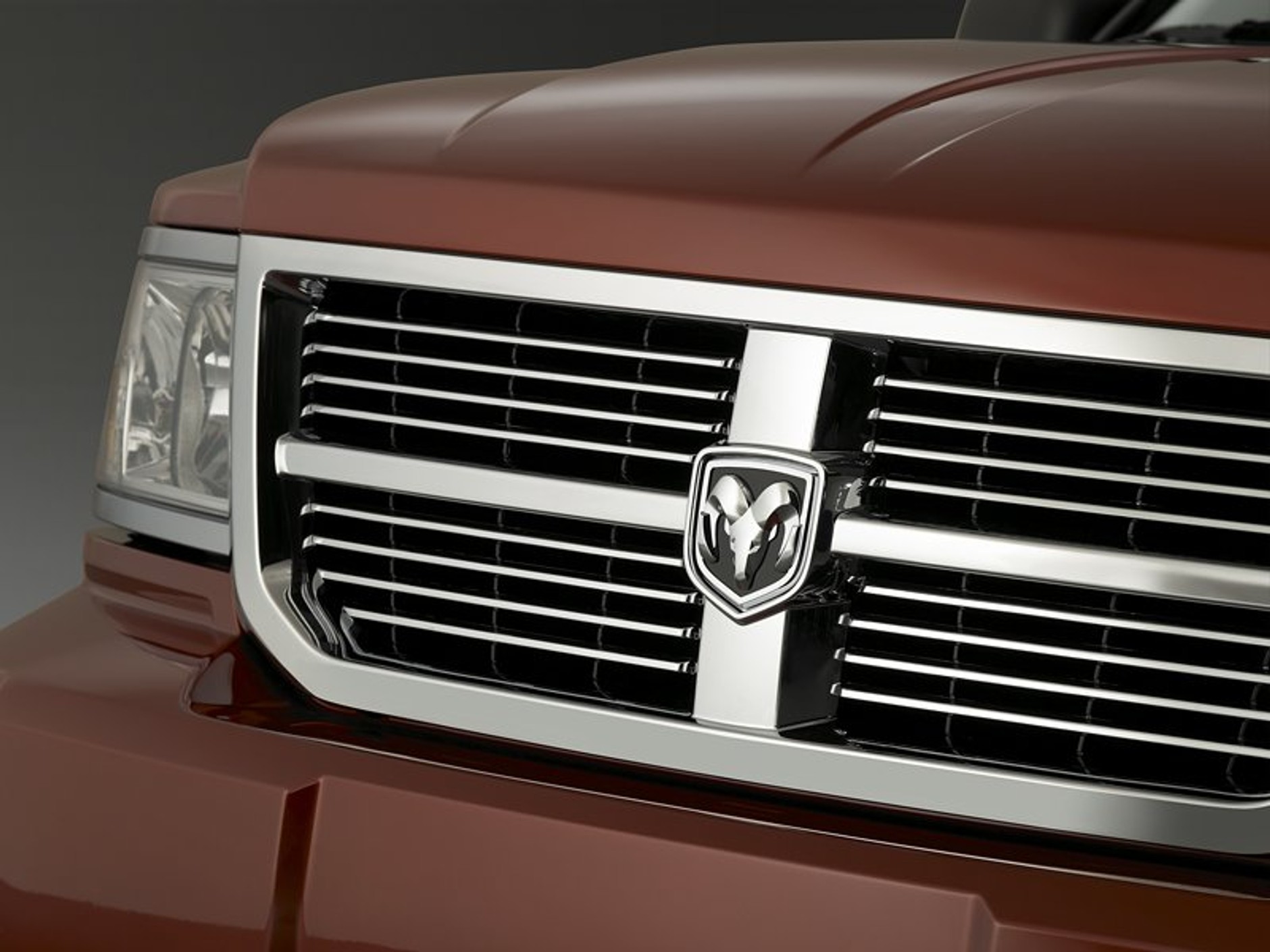 Dodge Dakota 2008: mocniejszy, praktyczniejszy, oszczędniejszy