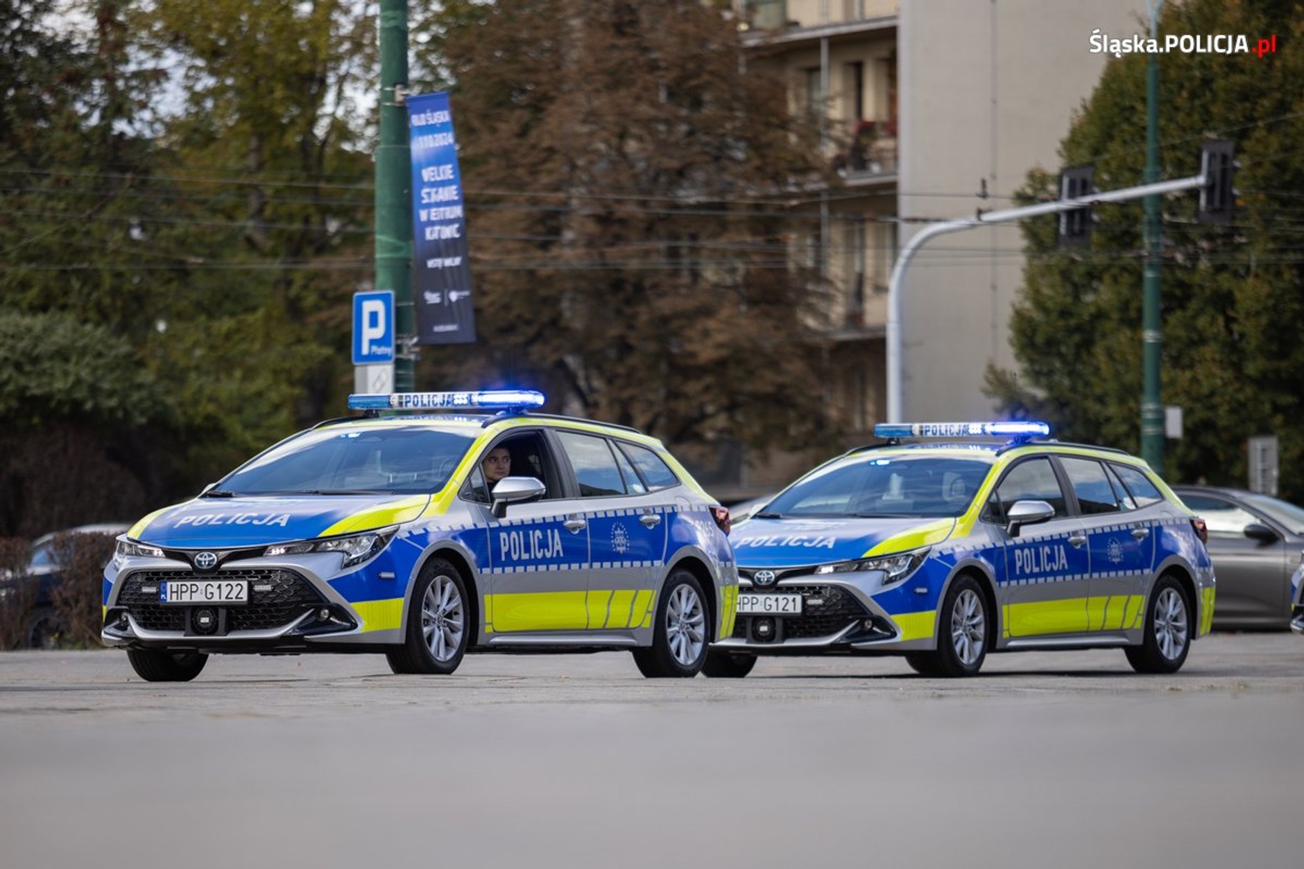 Policjanci ze Śląska dostali nowe radiowozy. Są hybrydowe