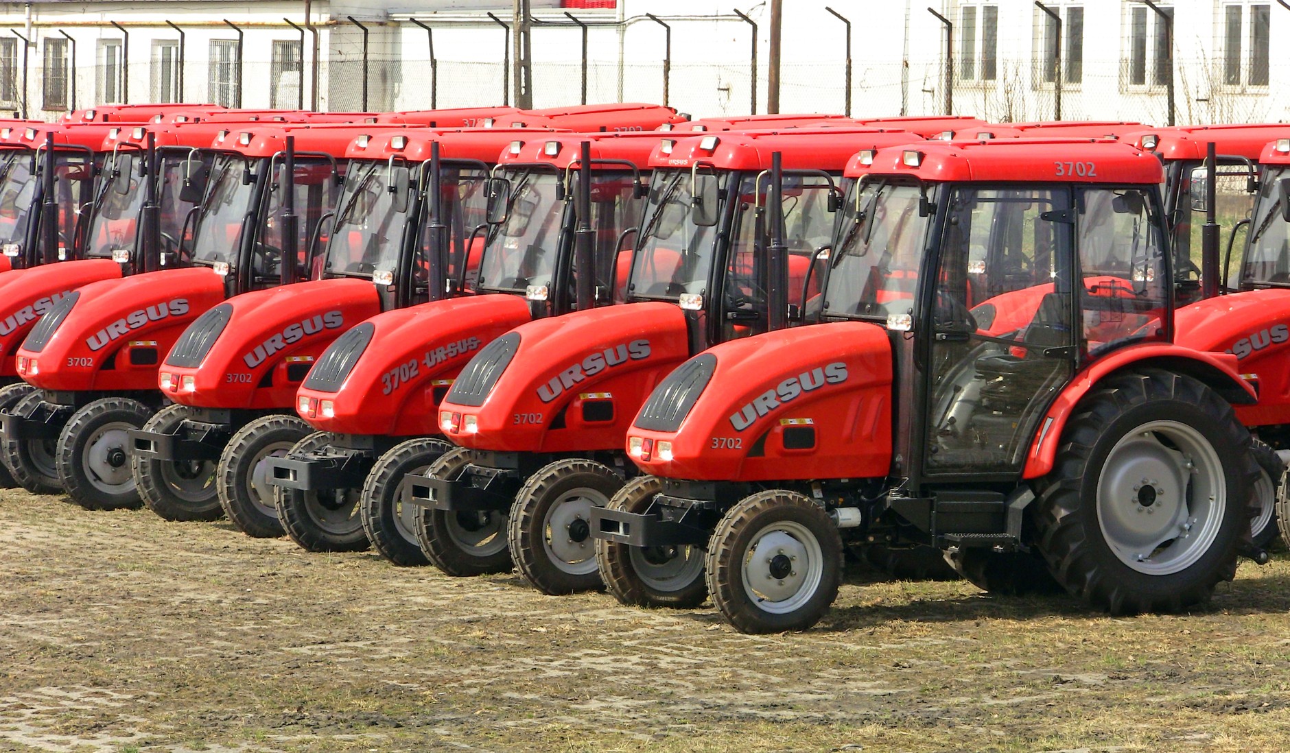 Ciągniki rolnicze - zdjęcie ilustracyjne