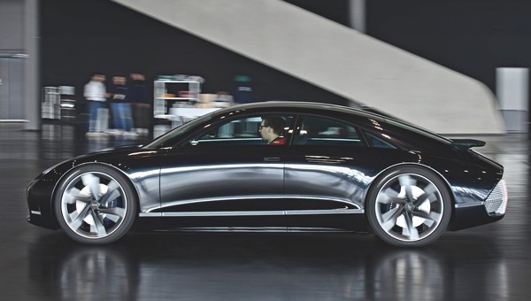 Hyundai Prophecy – koncept kierowany dżojstikami