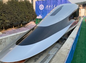 Chiny chcą mieć najszybszy pociąg na świecie. Nawet 620 km/h!