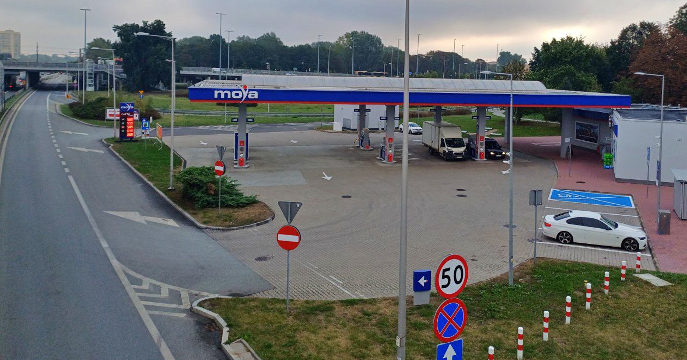 Nowa stacja paliw sieci Moya w Warszawie