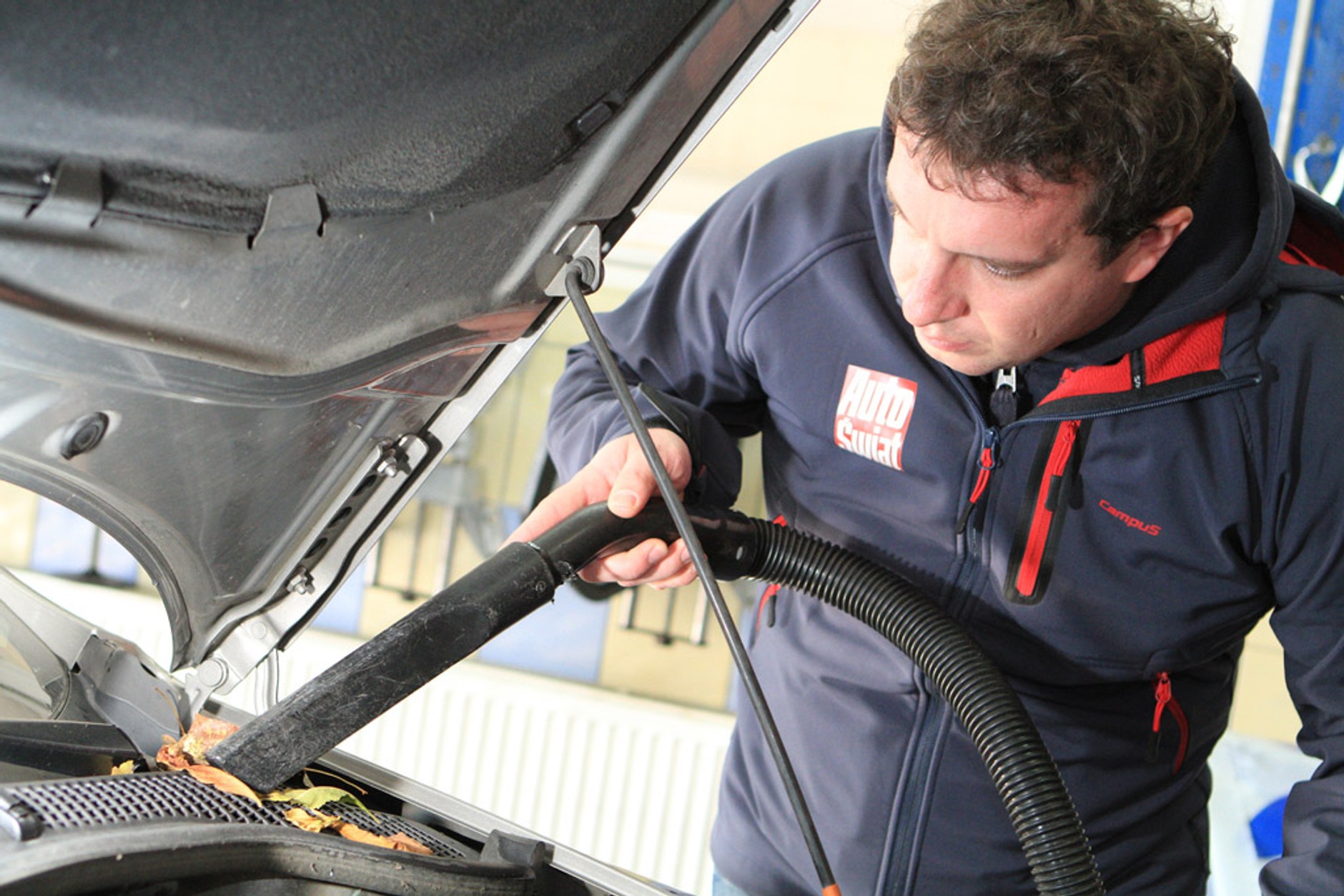 Akumulator, płyn w chłodnicy i światła: skontroluj ich stan przed zimą