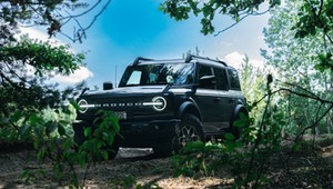 Przez godzinę jeździłem nowym Fordem Bronco. W jednej kwestii bije Jeepa Wranglera na głowę [TEST]