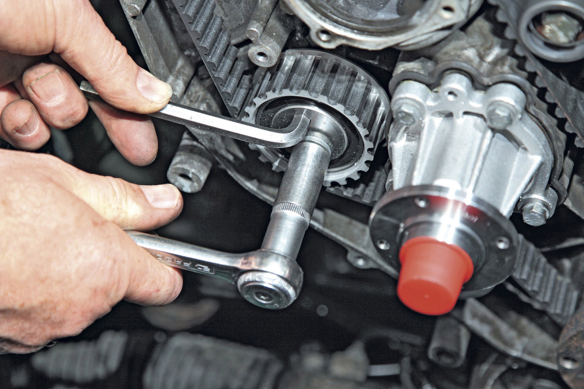 Dlaczego nie oszczędzać na pasku rozrządu?