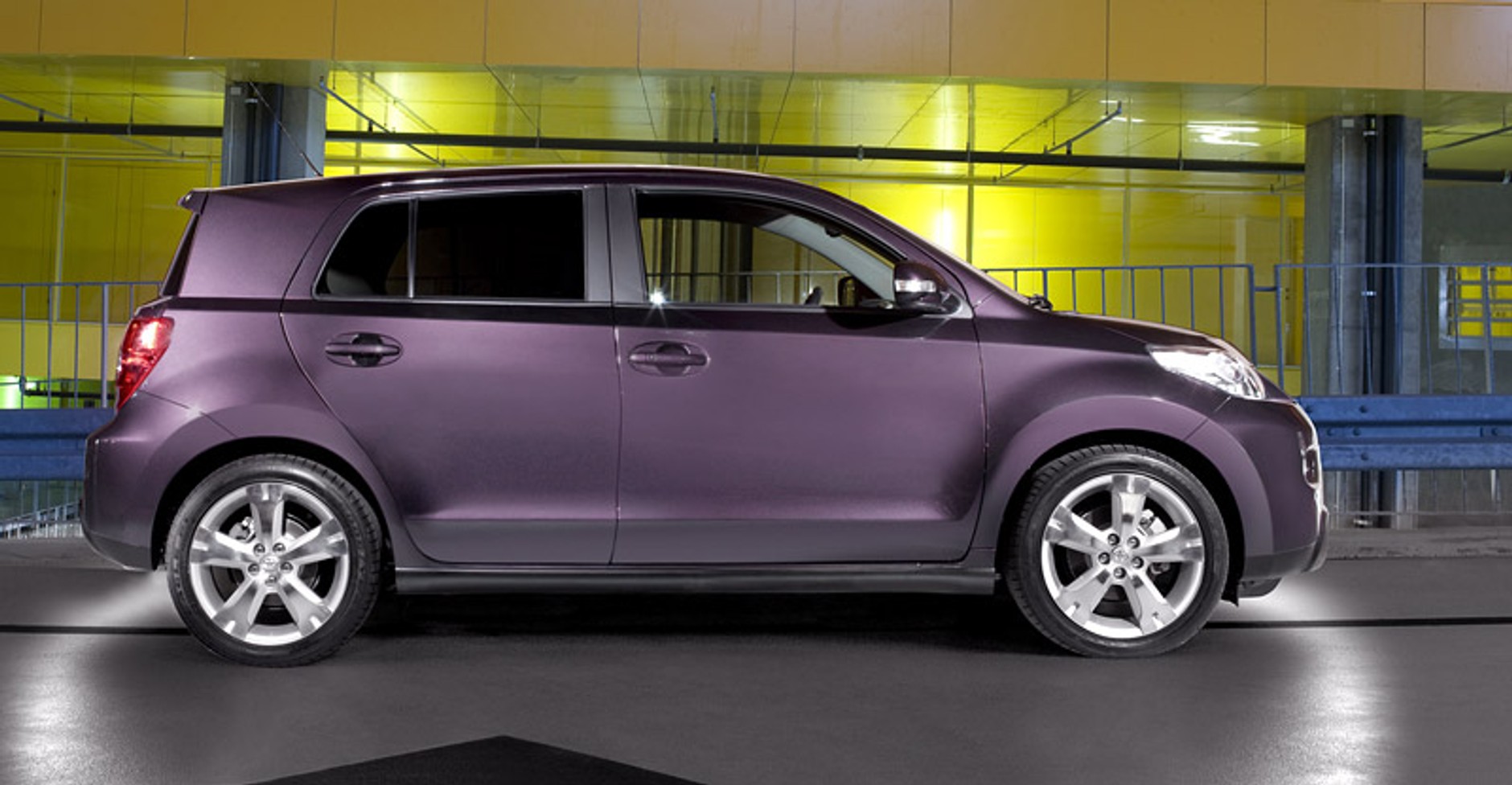 Paryż 2008: Toyota Urban Cruiser – miejski crossover z napędem 4x4 i nowym silnikiem 1,33 Dual VVT-i