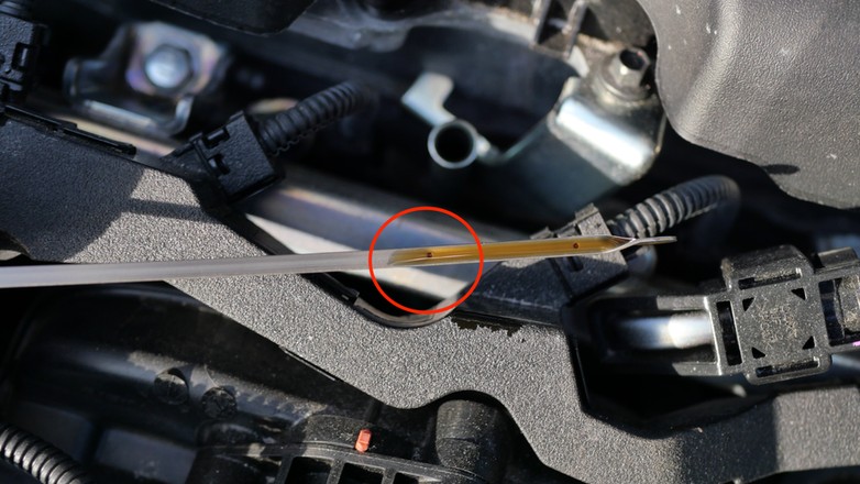 Za dużo oleju w silniku? Niedobrze!