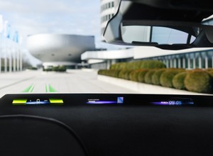 Na co komu ekrany, skoro jest przednia szyba? W 2025 r. BMW przeprowadzi rewolucję
