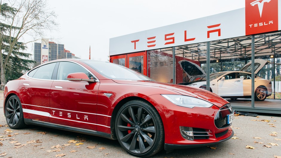 Tesla musi zapłacić wielkie pieniądze