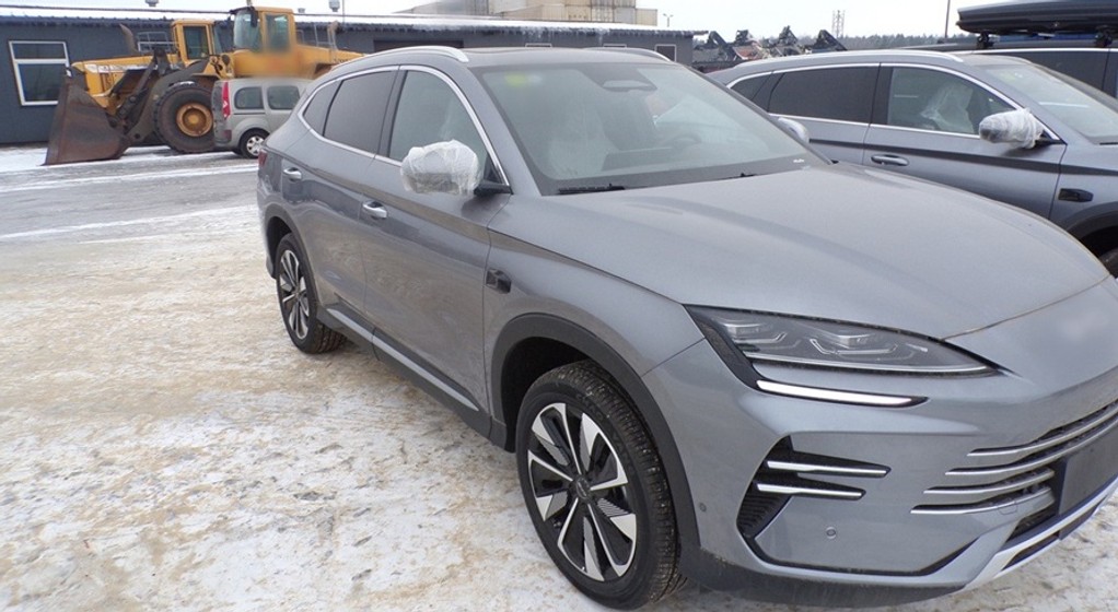 Chiński samochód zatrzymany przez celników na granicy